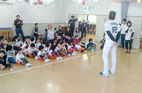 千葉ロッテマリーンズ　石川選手　野球教室